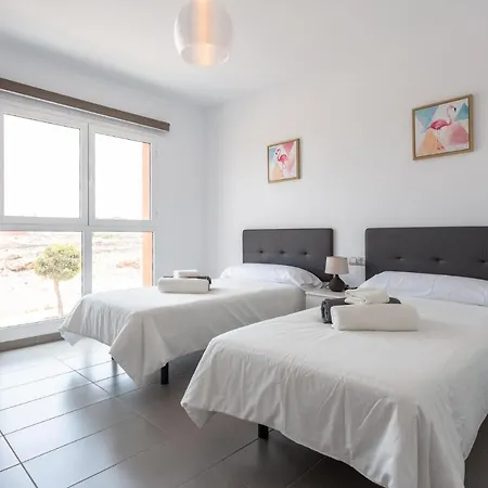 Mariposas Pool * Пуэрто-дель-Росарио