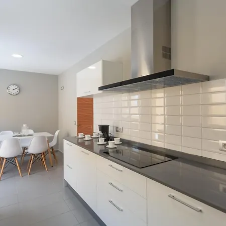 Mariposas Pool * Пуэрто-дель-Росарио