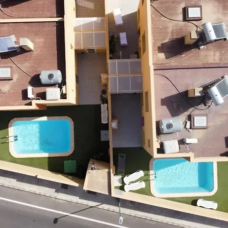 Mariposas Pool * Пуэрто-дель-Росарио